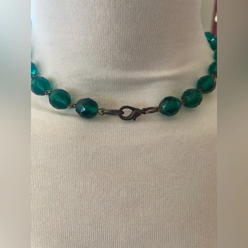 VINTAGE Glass Tear Drop Pendant Beaded Necklace - Picture 3 of 3